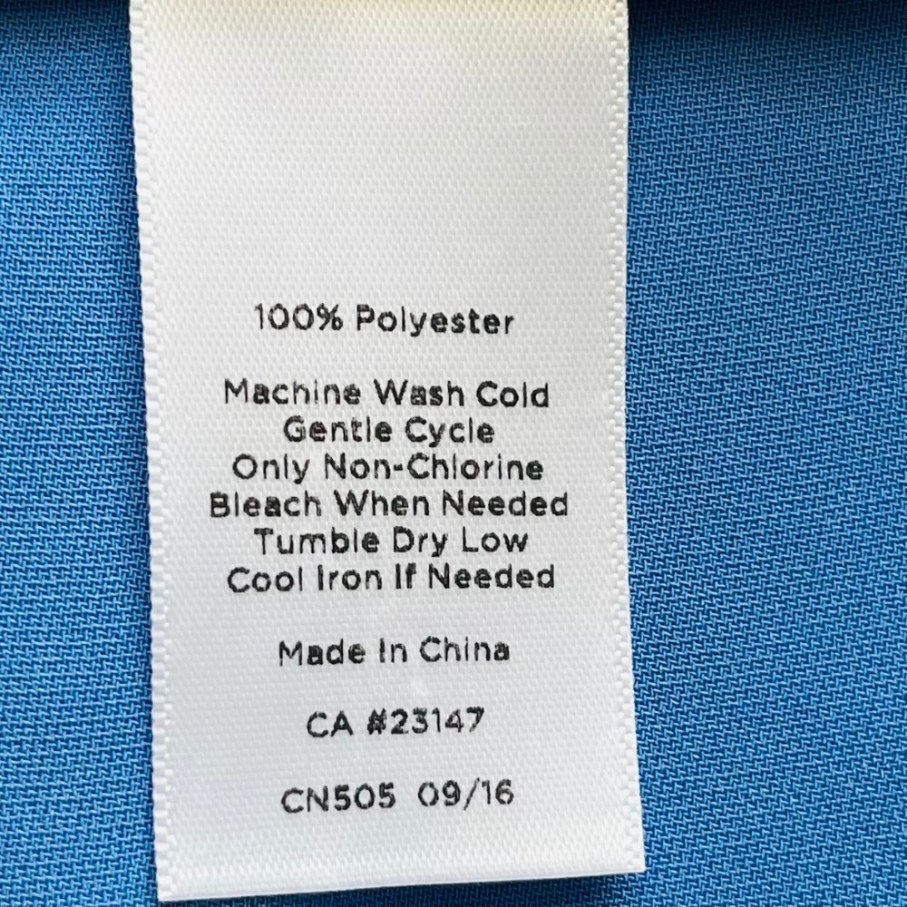 Talbots Marine Blue V-Neck Crepe Sleeveless Blouse 18 - Picture 4 of 4
